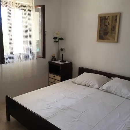 First Row To The Sea Apartment